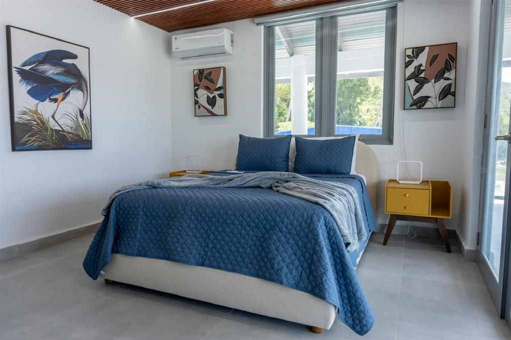 Active With Contract: $2,395,000 (8 beds, 7 baths, 6000 Square Feet)