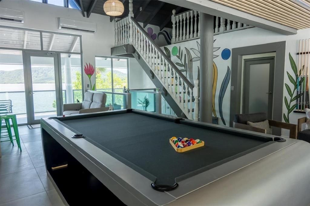 Active With Contract: $2,395,000 (8 beds, 7 baths, 6000 Square Feet)