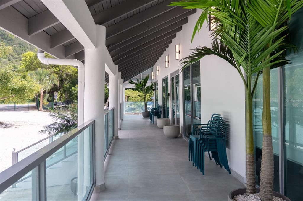 Active With Contract: $2,395,000 (8 beds, 7 baths, 6000 Square Feet)