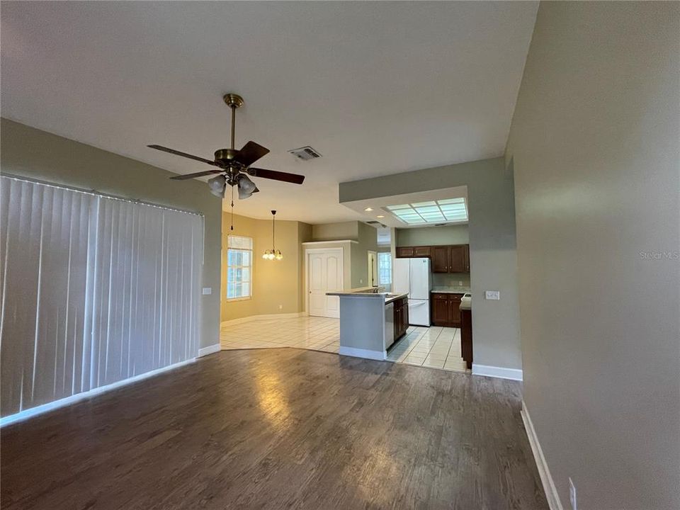 待售: $489,000 (4 贝兹, 2 浴室, 2445 平方英尺)