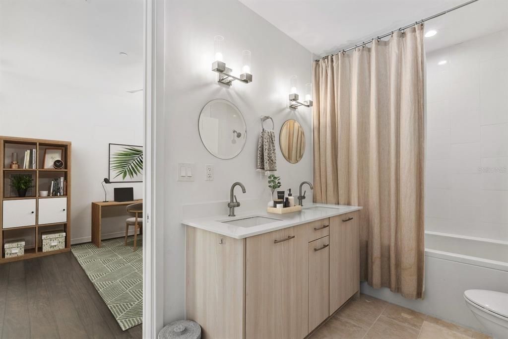 En Venta: $1,200,000 (3 camas, 3 baños, 1836 Pies cuadrados)