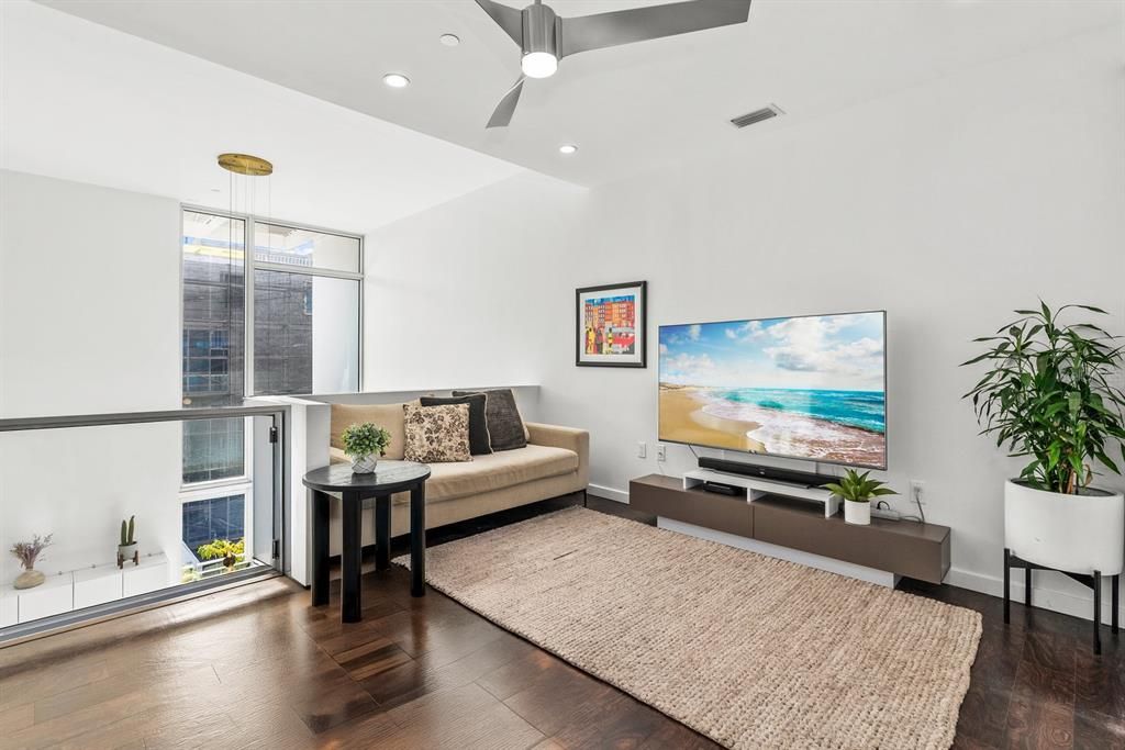 En Venta: $1,200,000 (3 camas, 3 baños, 1836 Pies cuadrados)