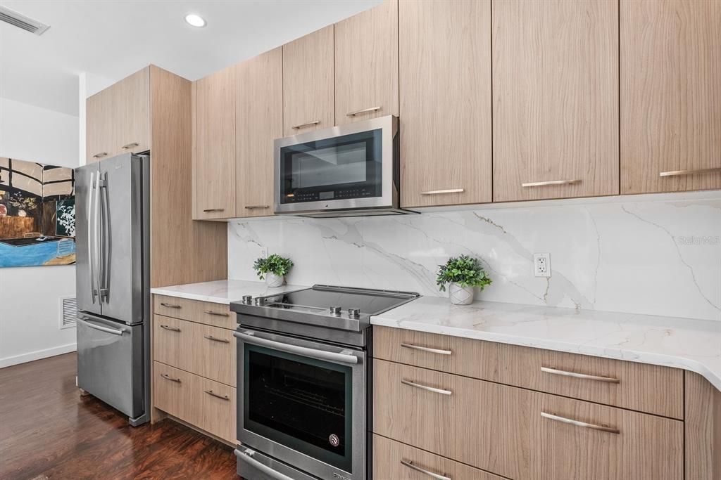 En Venta: $1,200,000 (3 camas, 3 baños, 1836 Pies cuadrados)