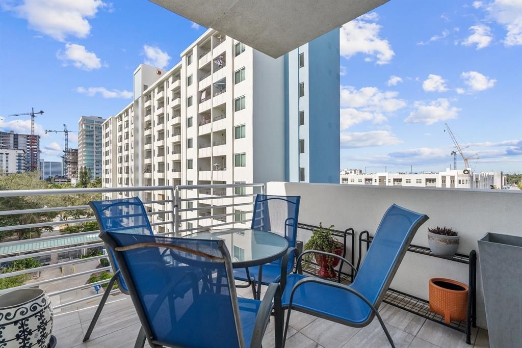 En Venta: $1,200,000 (3 camas, 3 baños, 1836 Pies cuadrados)