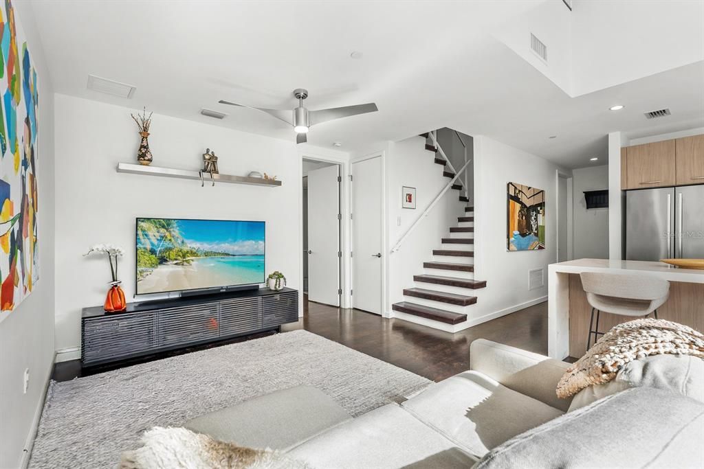 En Venta: $1,200,000 (3 camas, 3 baños, 1836 Pies cuadrados)