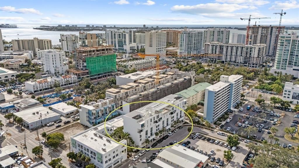 En Venta: $1,200,000 (3 camas, 3 baños, 1836 Pies cuadrados)