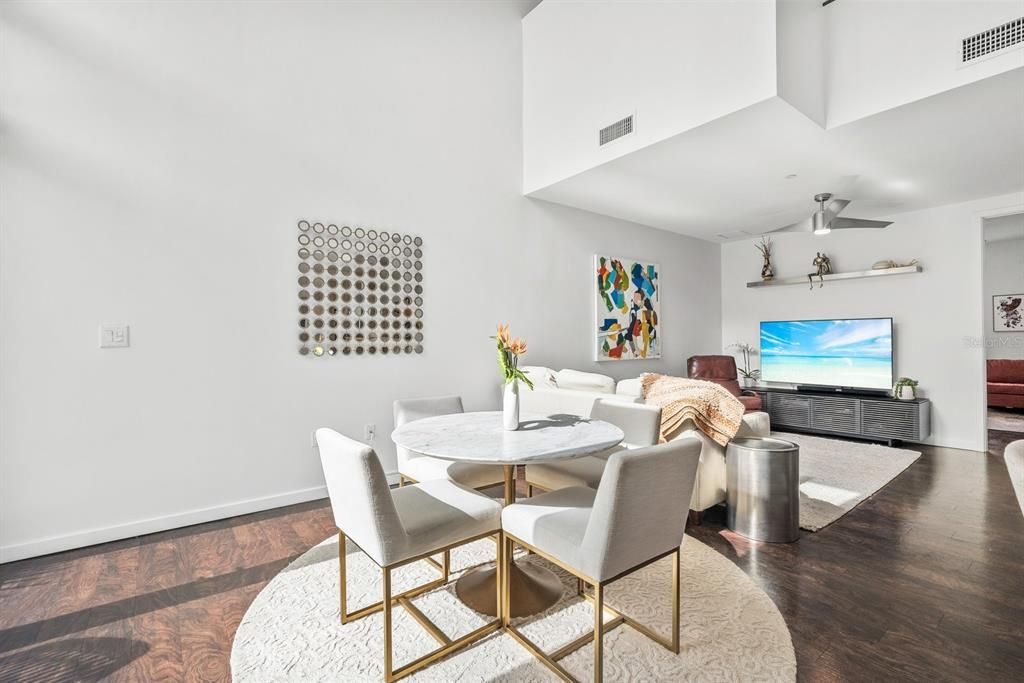 En Venta: $1,200,000 (3 camas, 3 baños, 1836 Pies cuadrados)