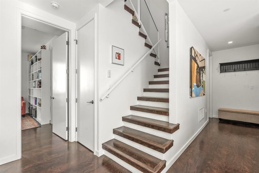 En Venta: $1,200,000 (3 camas, 3 baños, 1836 Pies cuadrados)