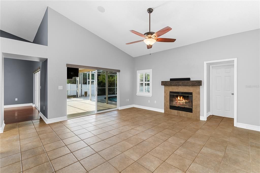 На продажу: $515,000 (4 спален, 3 ванн, 2145 Квадратных фут)