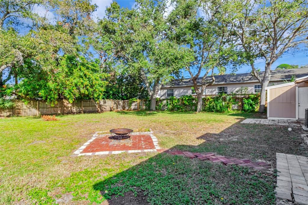 For Rent: $1,700 (1 beds, 1 baths, 450 Square Feet)