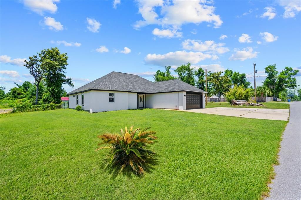 For Sale: $250,000 (4 beds, 2 baths, 1704 Square Feet)