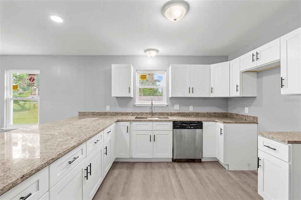 For Sale: $250,000 (4 beds, 2 baths, 1704 Square Feet)