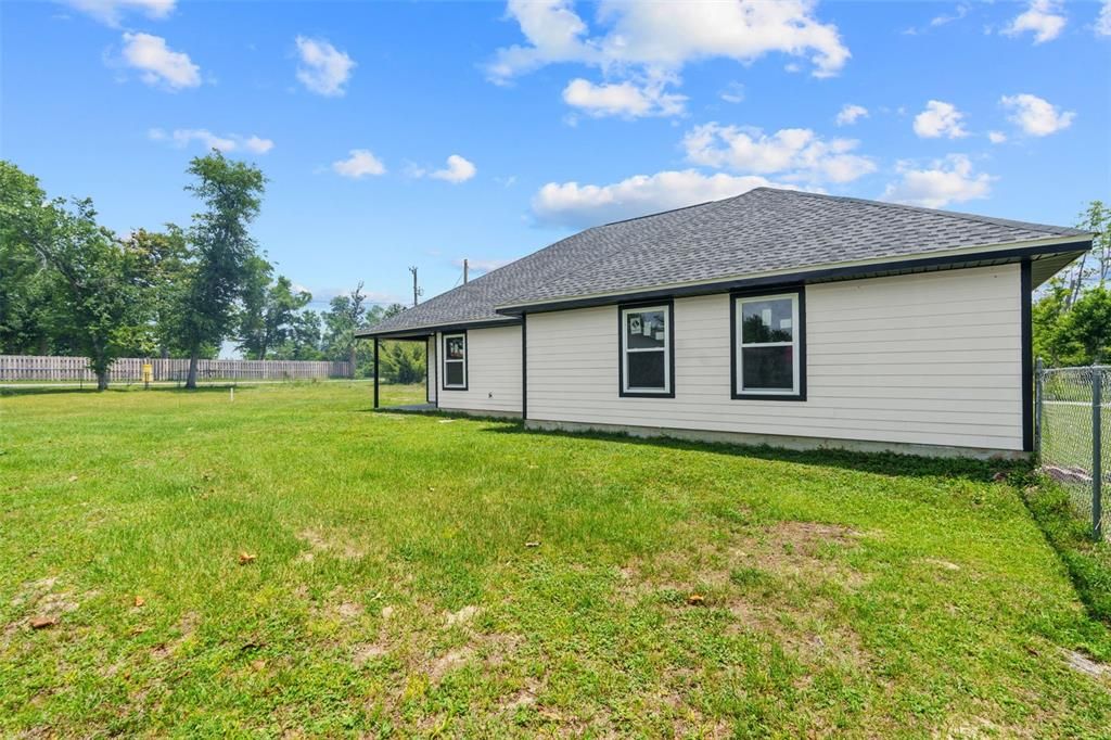 For Sale: $250,000 (4 beds, 2 baths, 1704 Square Feet)