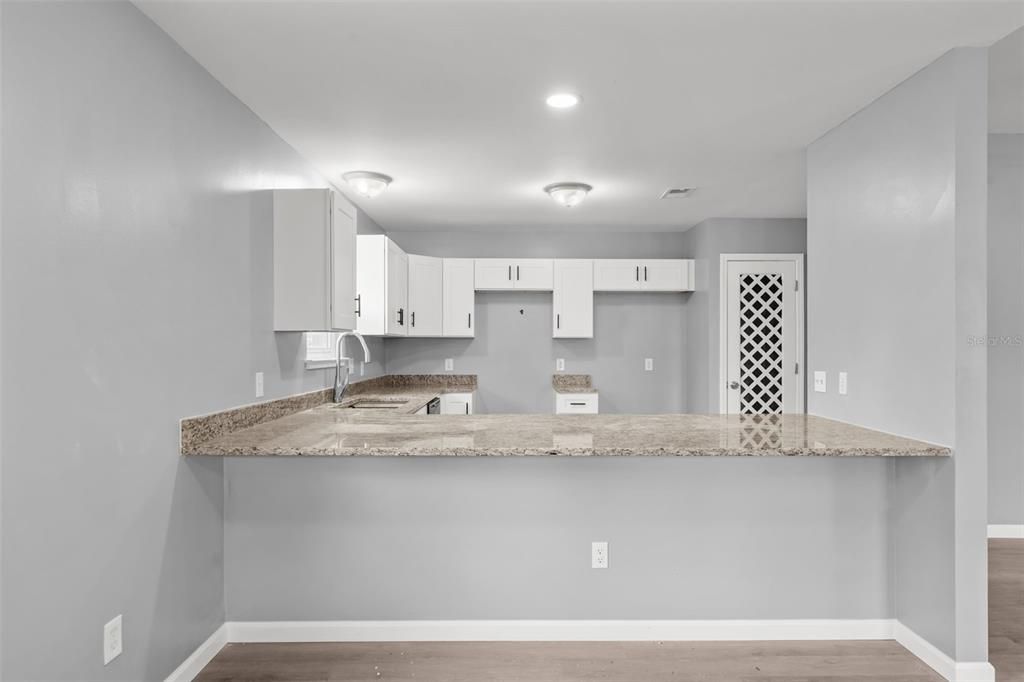 For Sale: $250,000 (4 beds, 2 baths, 1704 Square Feet)