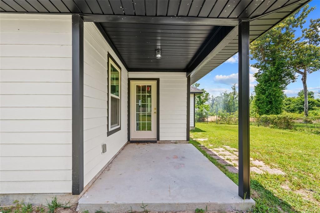 For Sale: $250,000 (4 beds, 2 baths, 1704 Square Feet)