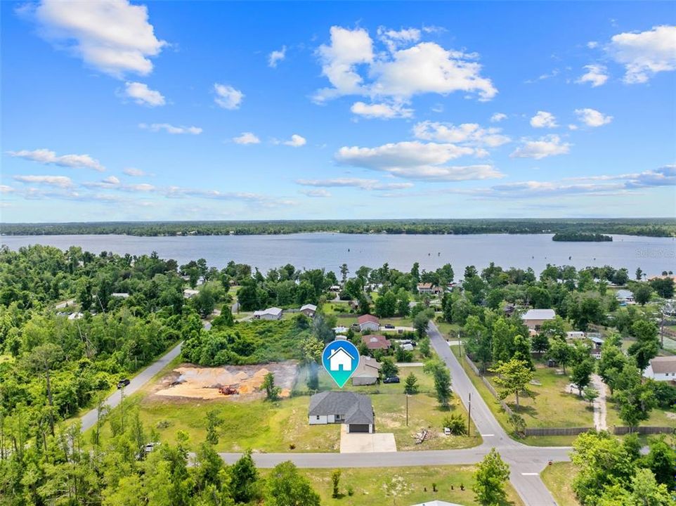 For Sale: $250,000 (4 beds, 2 baths, 1704 Square Feet)