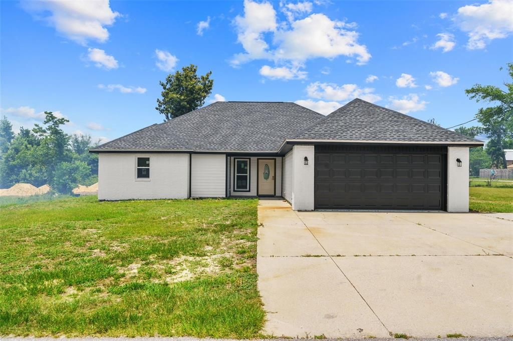 For Sale: $250,000 (4 beds, 2 baths, 1704 Square Feet)