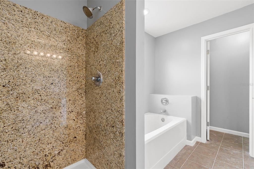 For Sale: $250,000 (4 beds, 2 baths, 1704 Square Feet)