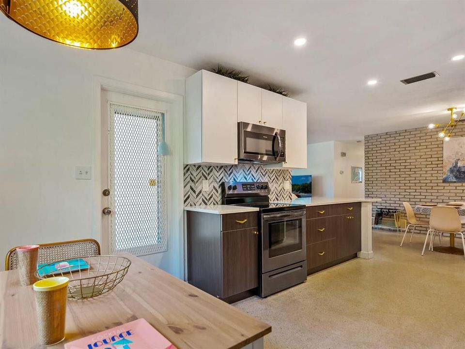 For Sale: $479,000 (3 beds, 2 baths, 1485 Square Feet)