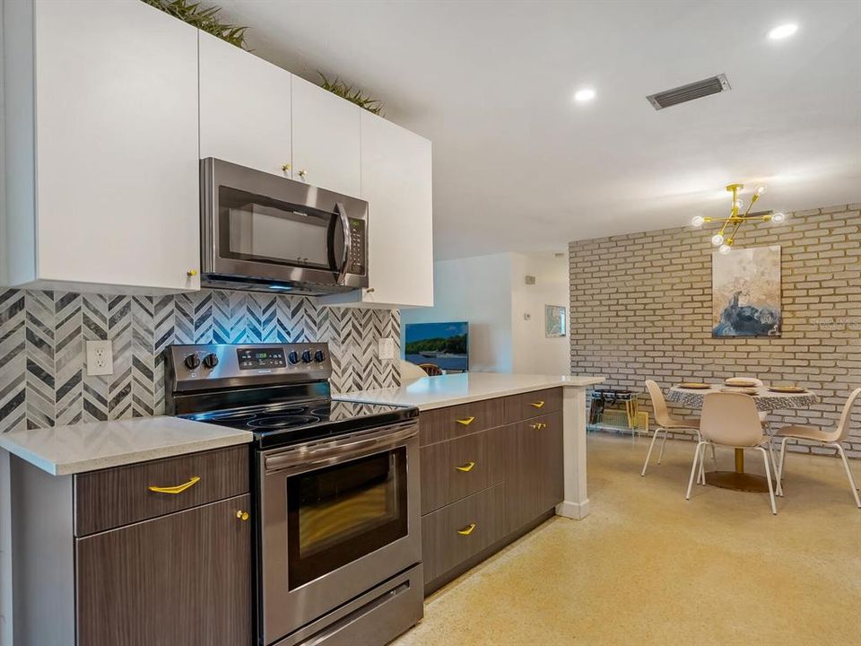 For Sale: $479,000 (3 beds, 2 baths, 1485 Square Feet)