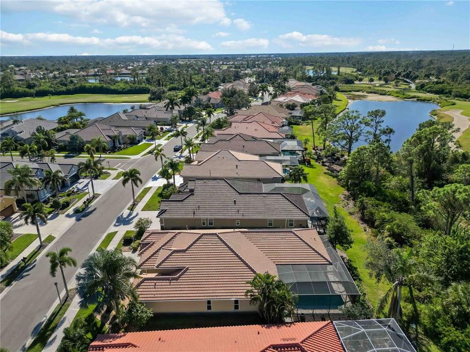 Active With Contract: $2,800 (4 beds, 3 baths, 2714 Square Feet)