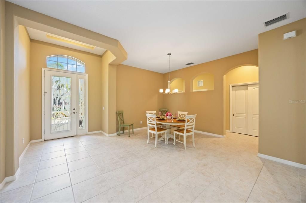 Active With Contract: $2,800 (4 beds, 3 baths, 2714 Square Feet)