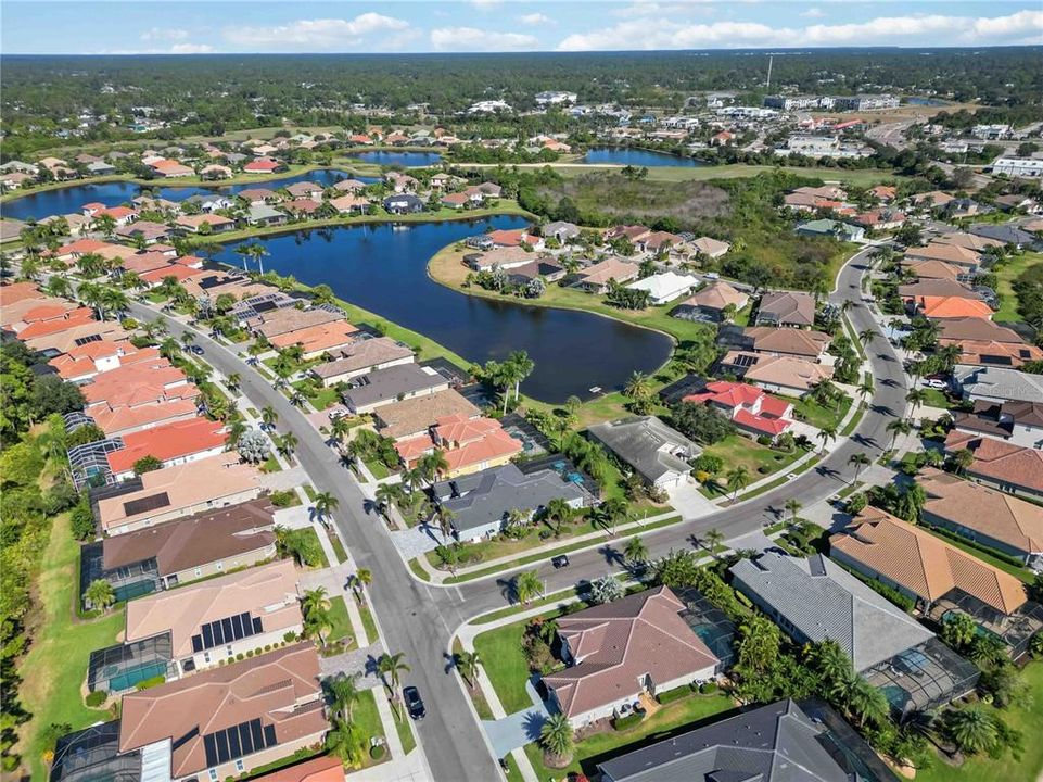 Active With Contract: $2,800 (4 beds, 3 baths, 2714 Square Feet)