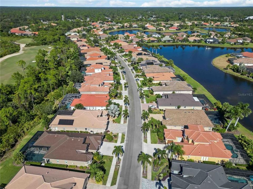 Active With Contract: $2,800 (4 beds, 3 baths, 2714 Square Feet)