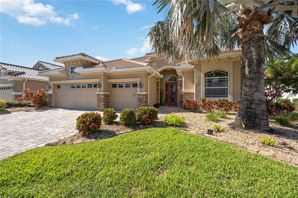 Active With Contract: $2,800 (4 beds, 3 baths, 2714 Square Feet)