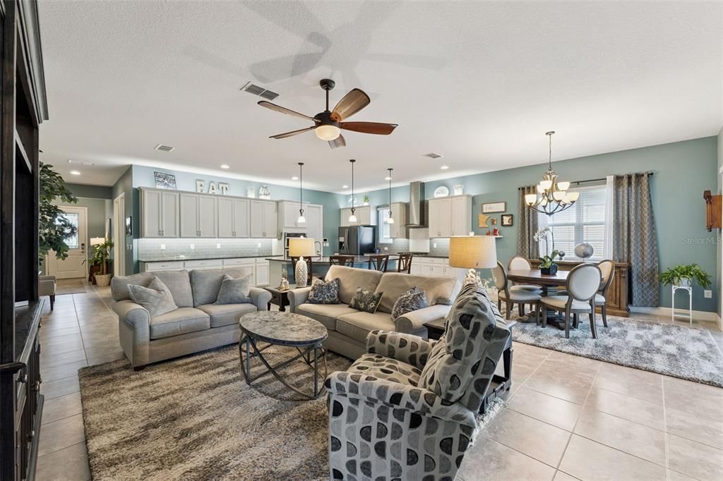 For Sale: $495,000 (3 beds, 2 baths, 2208 Square Feet)