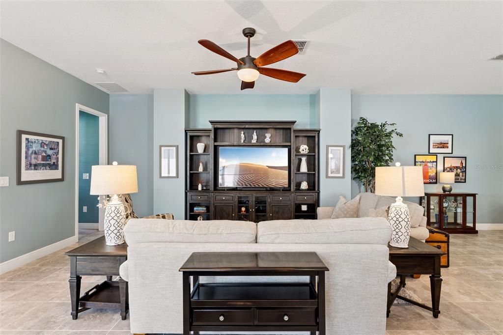 For Sale: $495,000 (3 beds, 2 baths, 2208 Square Feet)