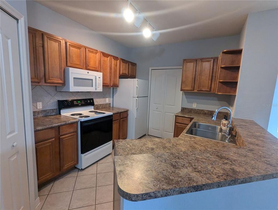 For Rent: $1,895 (2 beds, 2 baths, 1145 Square Feet)