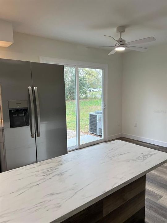 En Venta: $280,000 (4 camas, 2 baños, 1144 Pies cuadrados)