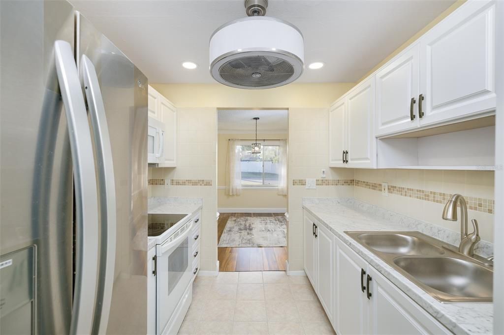 For Rent: $1,800 (2 beds, 2 baths, 1110 Square Feet)