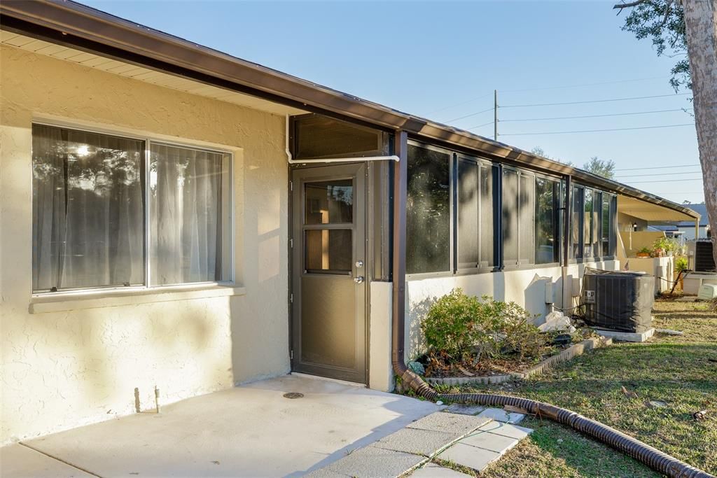 For Rent: $1,800 (2 beds, 2 baths, 1110 Square Feet)