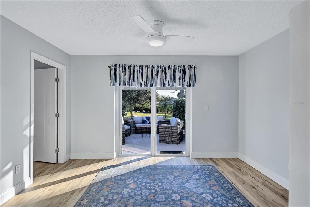 For Sale: $319,900 (2 beds, 2 baths, 1337 Square Feet)
