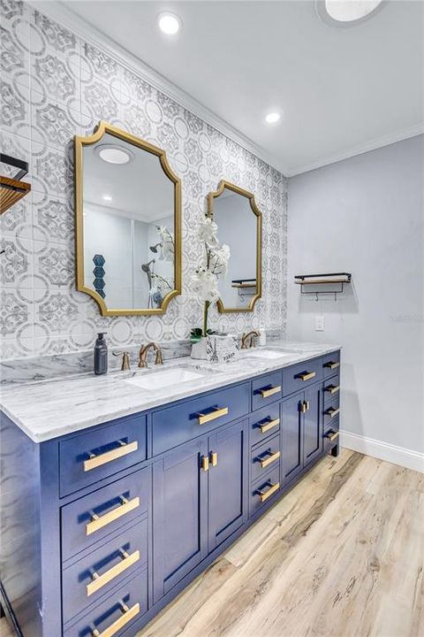 For Sale: $319,900 (2 beds, 2 baths, 1337 Square Feet)