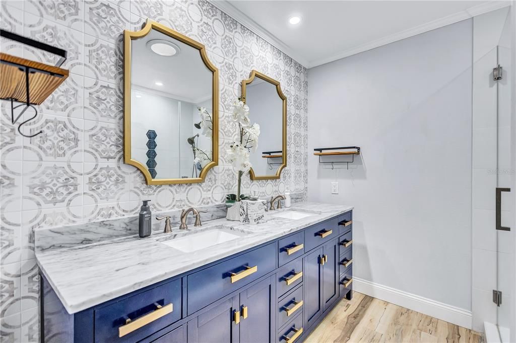 For Sale: $319,900 (2 beds, 2 baths, 1337 Square Feet)