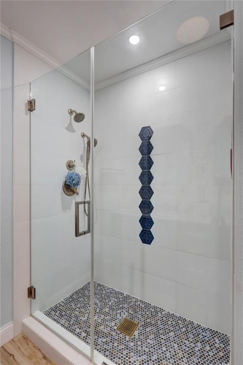 For Sale: $319,900 (2 beds, 2 baths, 1337 Square Feet)