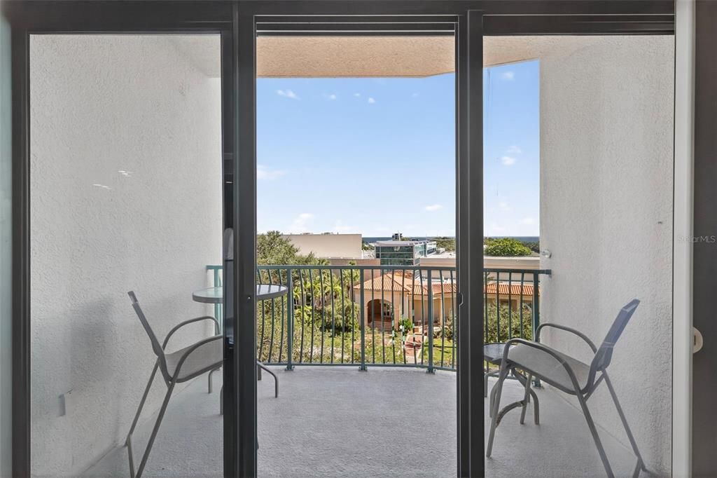 For Sale: $1,487,000 (3 beds, 2 baths, 2600 Square Feet)