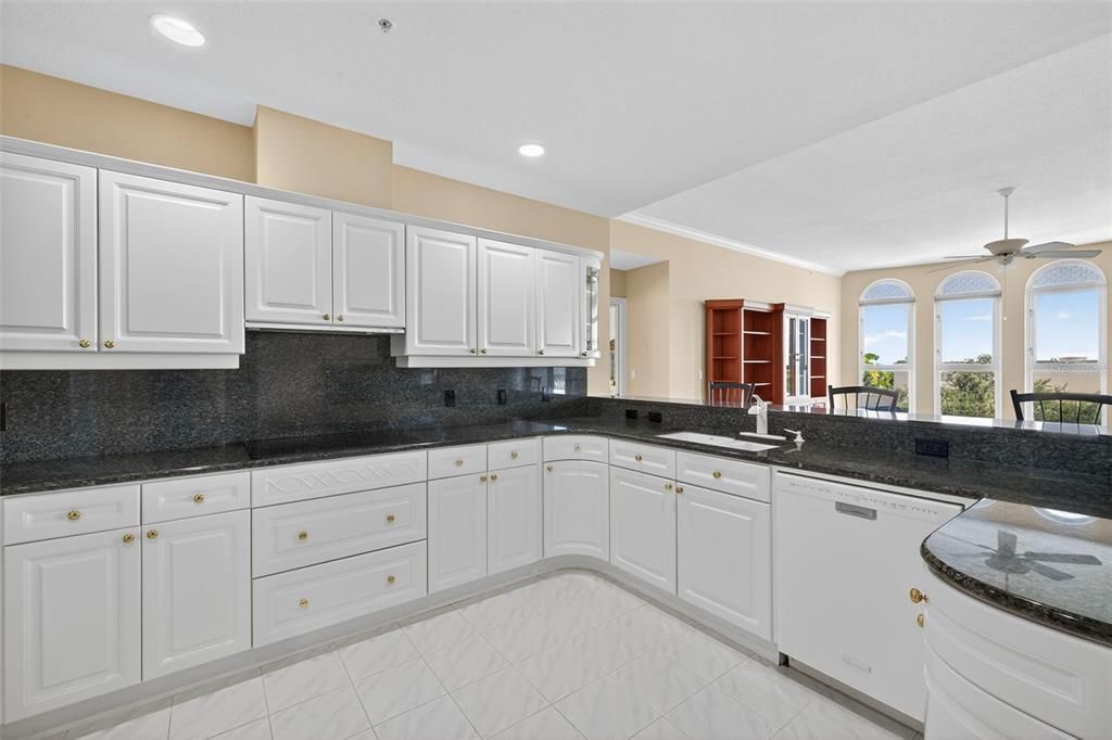 For Sale: $1,487,000 (3 beds, 2 baths, 2600 Square Feet)