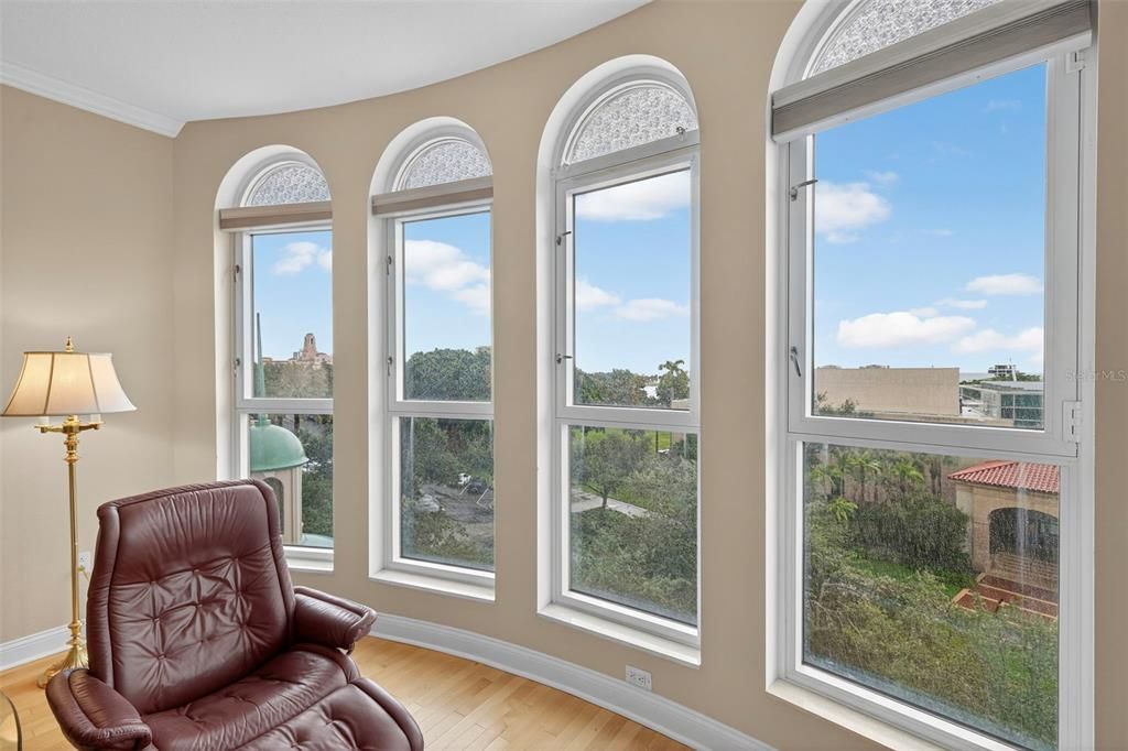 For Sale: $1,487,000 (3 beds, 2 baths, 2600 Square Feet)