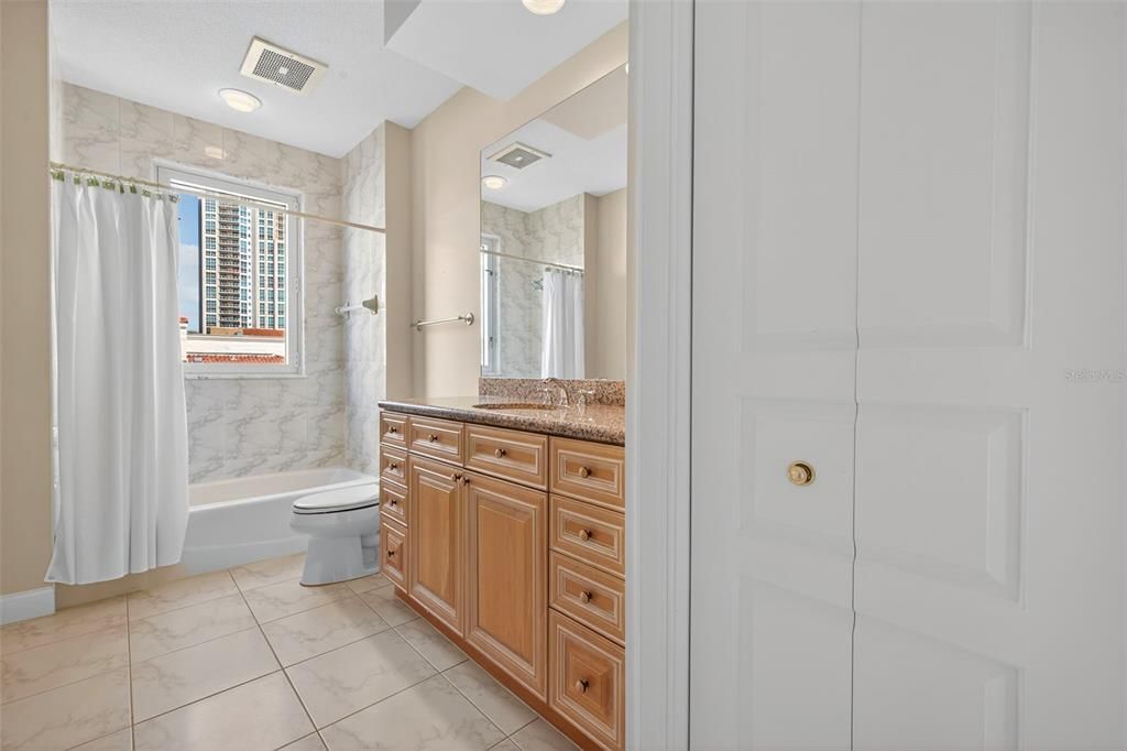 For Sale: $1,487,000 (3 beds, 2 baths, 2600 Square Feet)