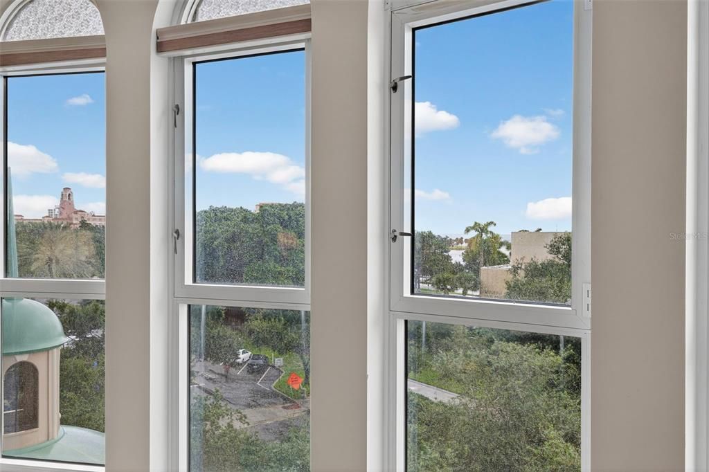 For Sale: $1,487,000 (3 beds, 2 baths, 2600 Square Feet)