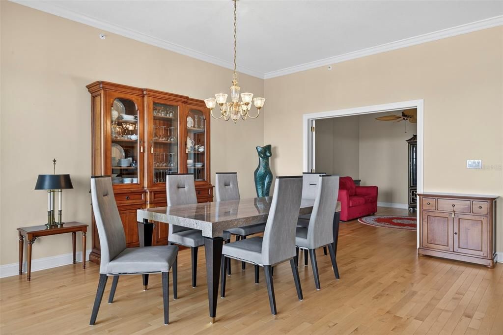 For Sale: $1,487,000 (3 beds, 2 baths, 2600 Square Feet)