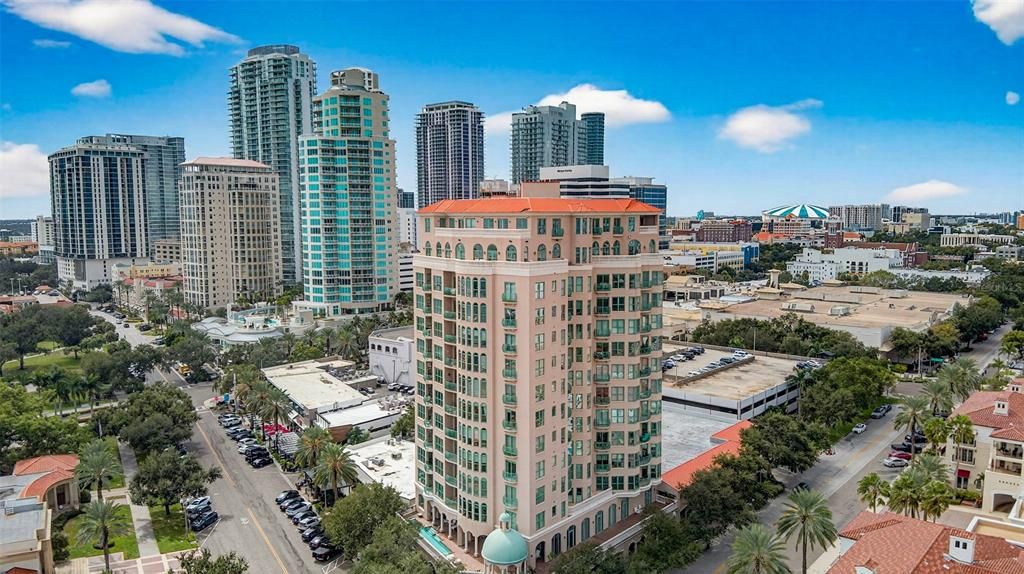 For Sale: $1,487,000 (3 beds, 2 baths, 2600 Square Feet)