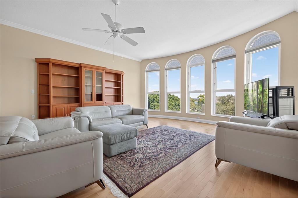 For Sale: $1,487,000 (3 beds, 2 baths, 2600 Square Feet)