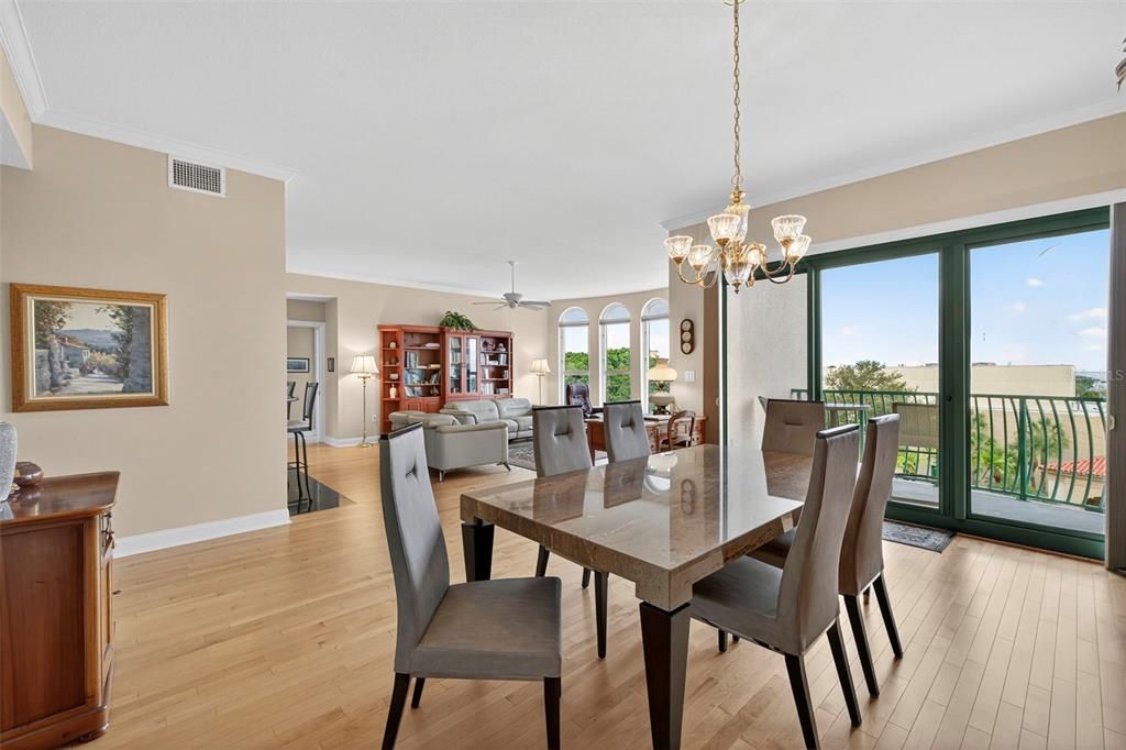 For Sale: $1,487,000 (3 beds, 2 baths, 2600 Square Feet)