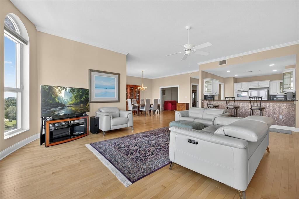 For Sale: $1,487,000 (3 beds, 2 baths, 2600 Square Feet)