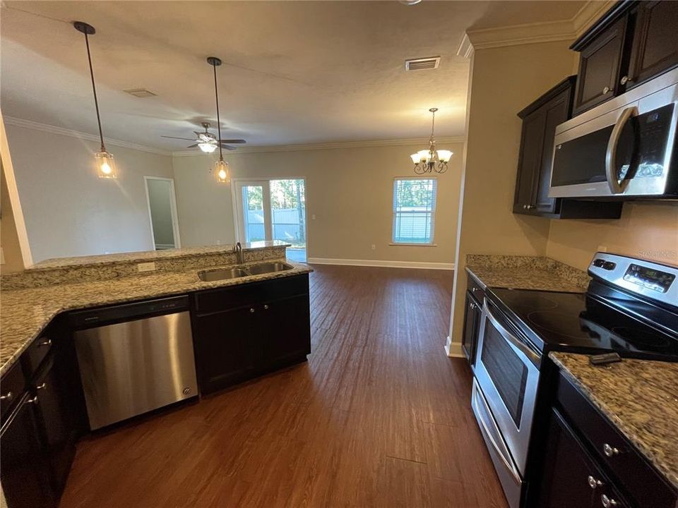 For Rent: $2,375 (3 beds, 2 baths, 1532 Square Feet)